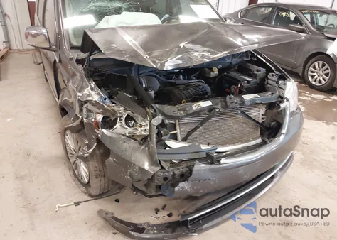 2015 Chrysler Town & Country Touring-L z USA, uszkodzony, nr VIN 2C4RC1CG5FR677847